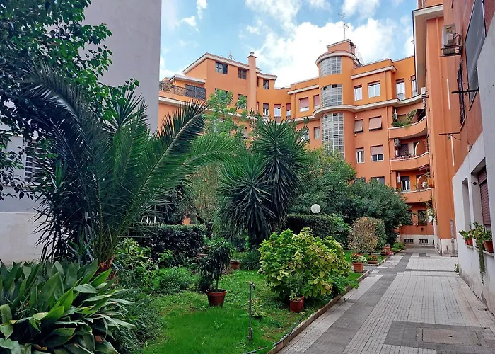 The Place Gallia - New Guesthouse San Giovanni- Self Check-In - Modern Bathrooms-Near Metro A Roma